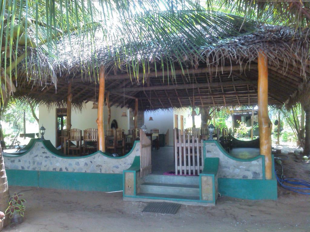 Fishermens Lodge & Restaurant Ranna 外观 照片